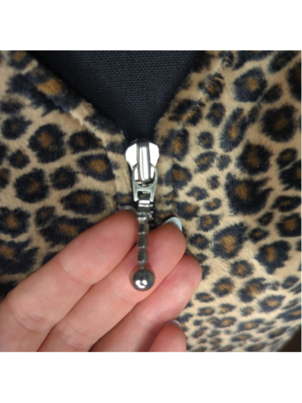Vintage Ingenuity Leopard Print Sleeveless Zip Vest Made in Canada Size 14/ L - Picture 9 of 14